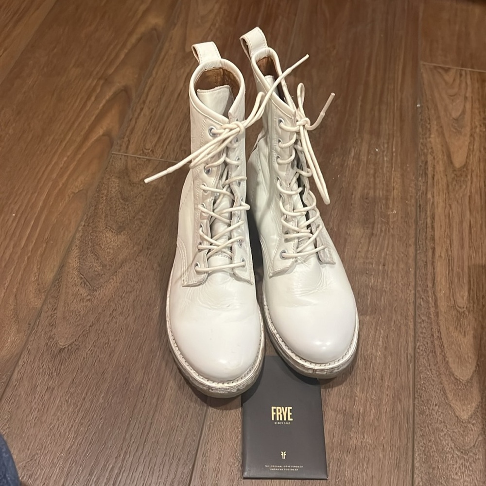 Veronica Combat Frye Boots White Size 6